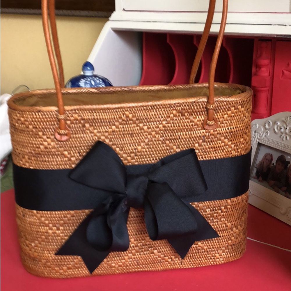 Elegant Tan Woven Bag with Black Bow